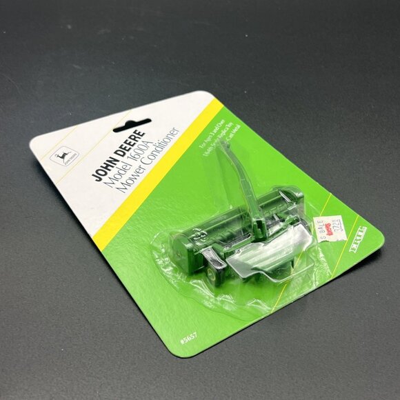 1996 - 1/64 John Deere Model 1600A Mower Conditioner - Picture 9 of 10